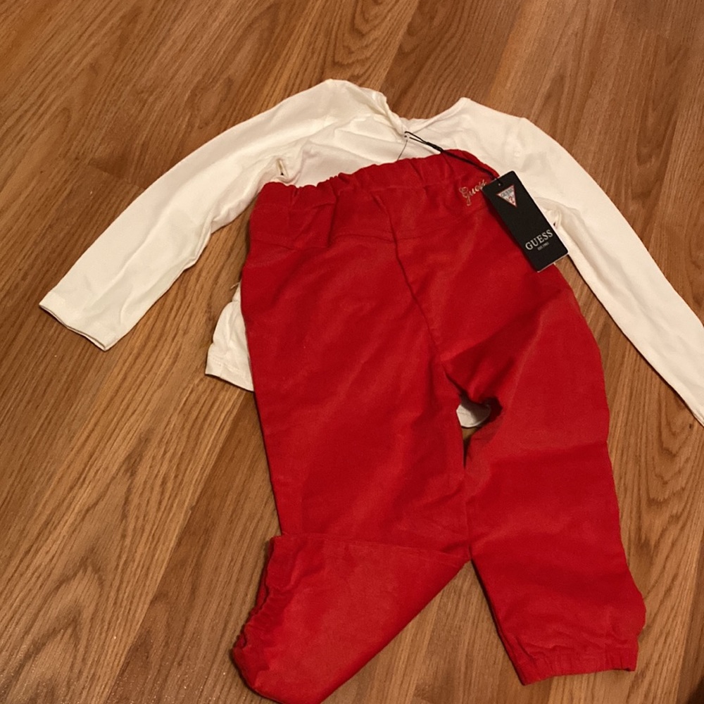 Two pieces - Picture 4 of 4